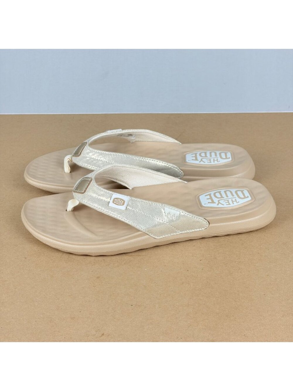 Like New! Hey Dude Women's Christi Gold Shimmer Flip Flop
